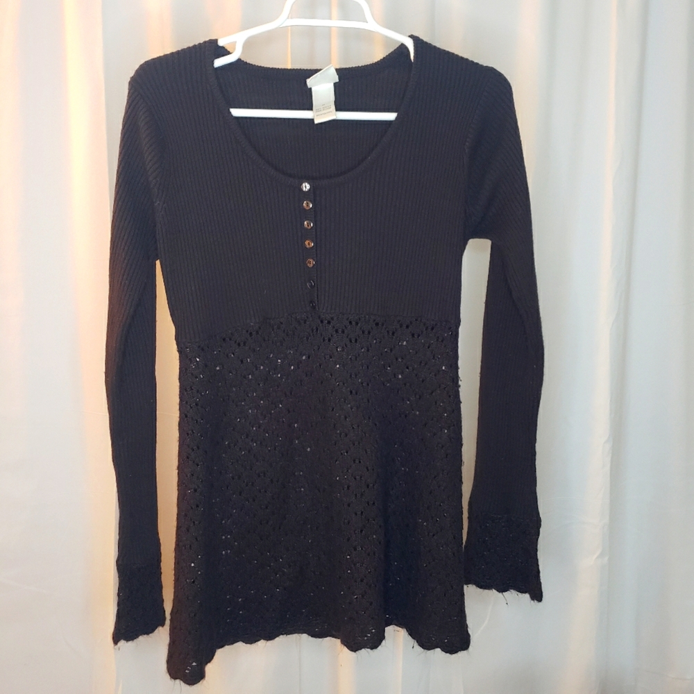 Butterfly brand, brown knitted women's top. Size Medium. Made in China.